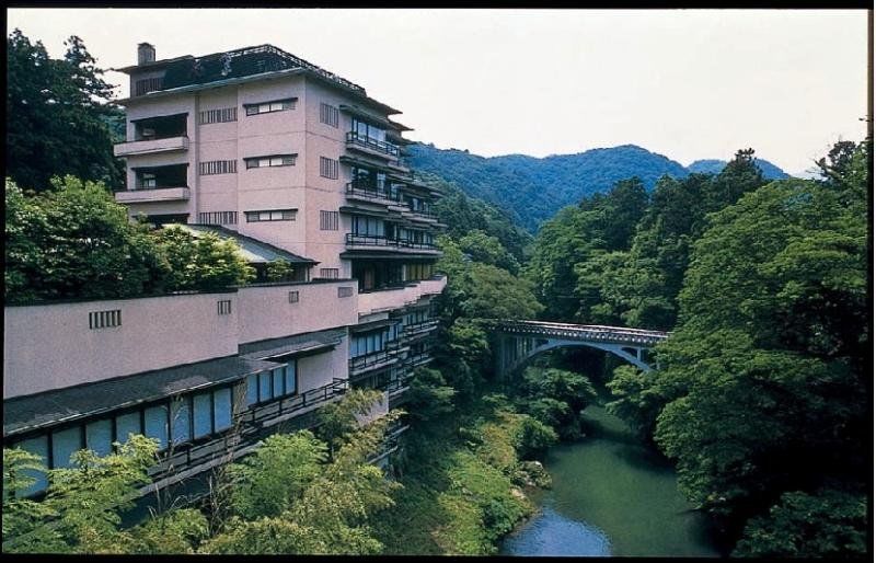 Yamanakaonsen Hanamurasaki Kaga  Bagian luar foto