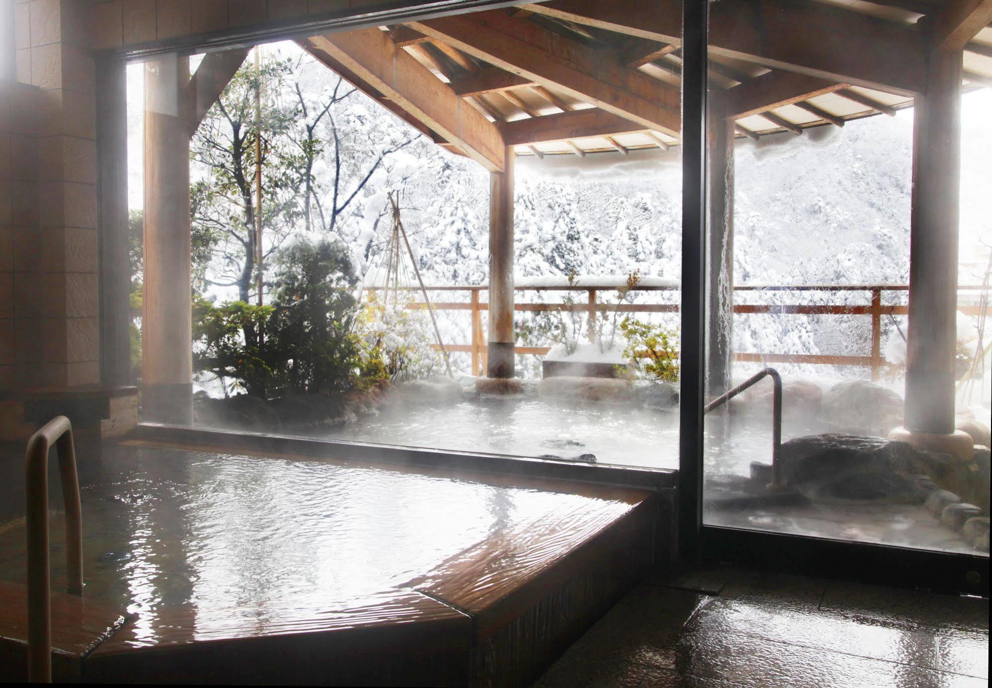 Yamanakaonsen Hanamurasaki Kaga  Bagian luar foto